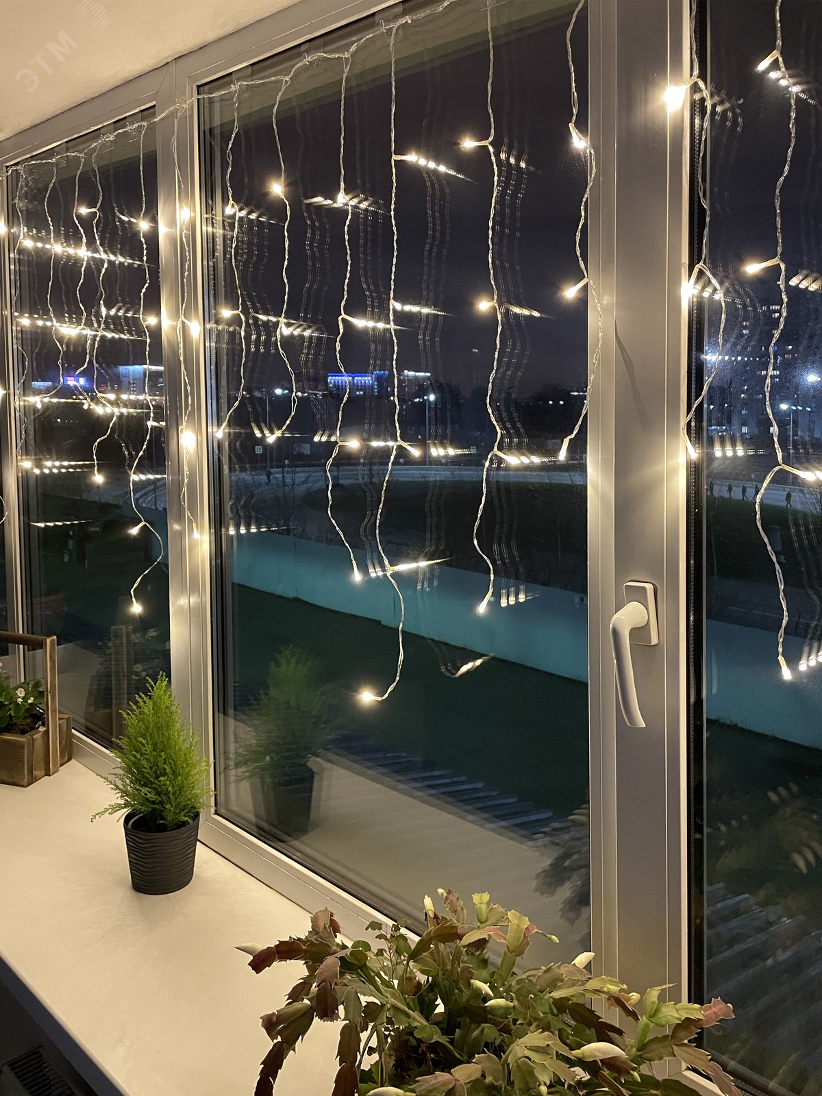 Фото товара ENOB-2B Гирлянда LED Бахрома 2м*1м теплый свет, 24V, IP44 (80/960) Б0041907