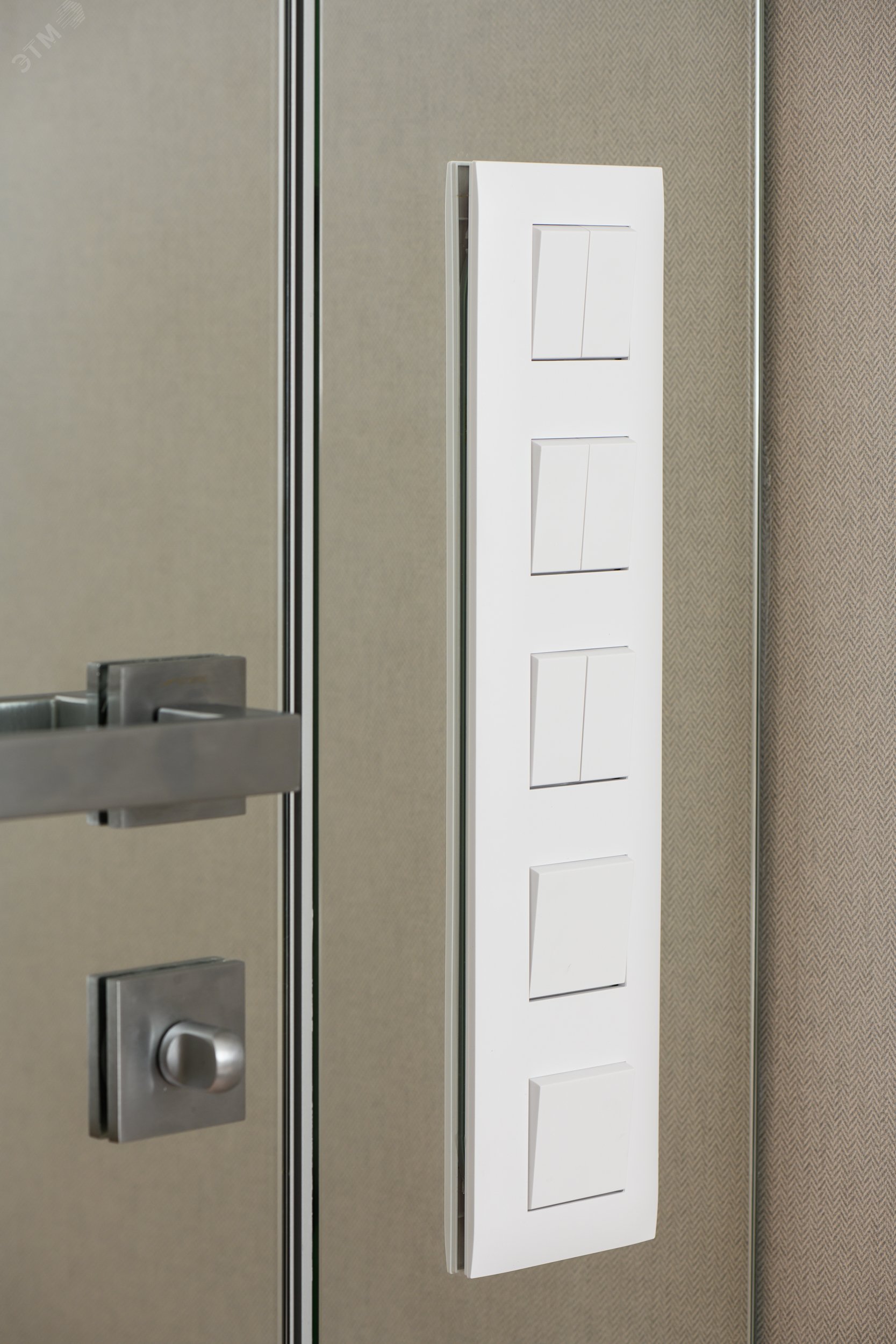 SKANDY Выключатель 1-клавишный 10А SK-V01W арктический белый IEK SK-V10-0-10-K01