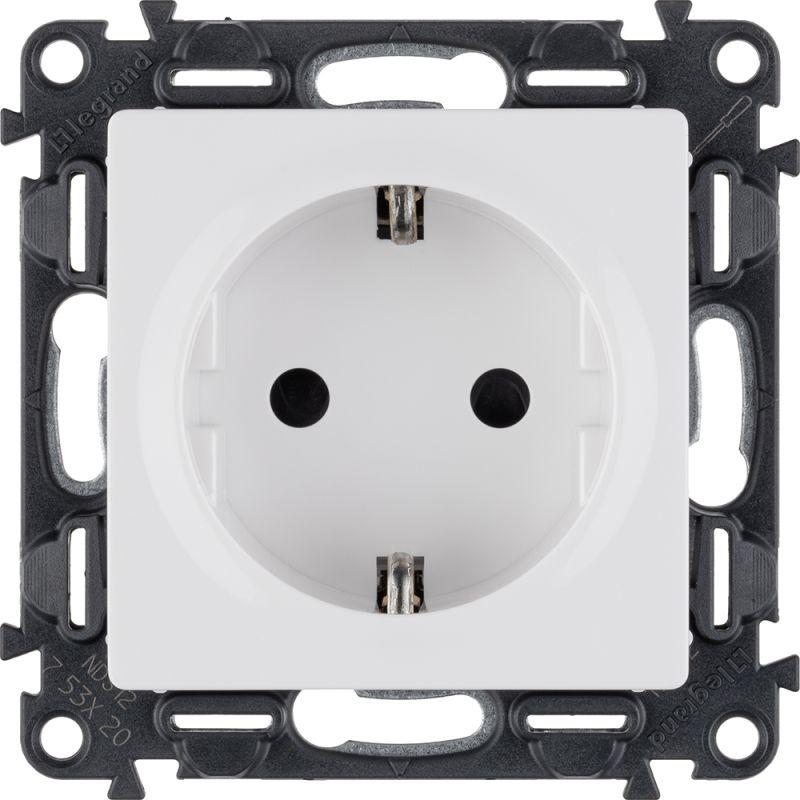 Фото товара Розетка 1-м СП Valena Life 16А IP20 250В 2P+E защ. шторки безвинтов. клеммы с лицев. панелью механизм бел. Leg 753420