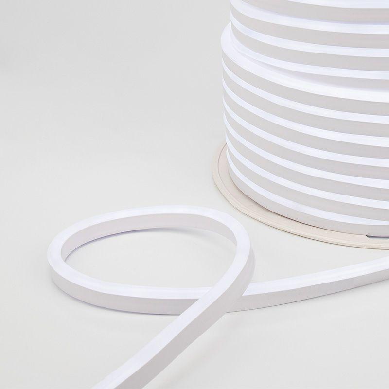 Фото товара Шнур светодиодный SMD 20м 8х16мм 120LED/м бел. 6.5Вт IP65 односторонний гибкий неон 131-007