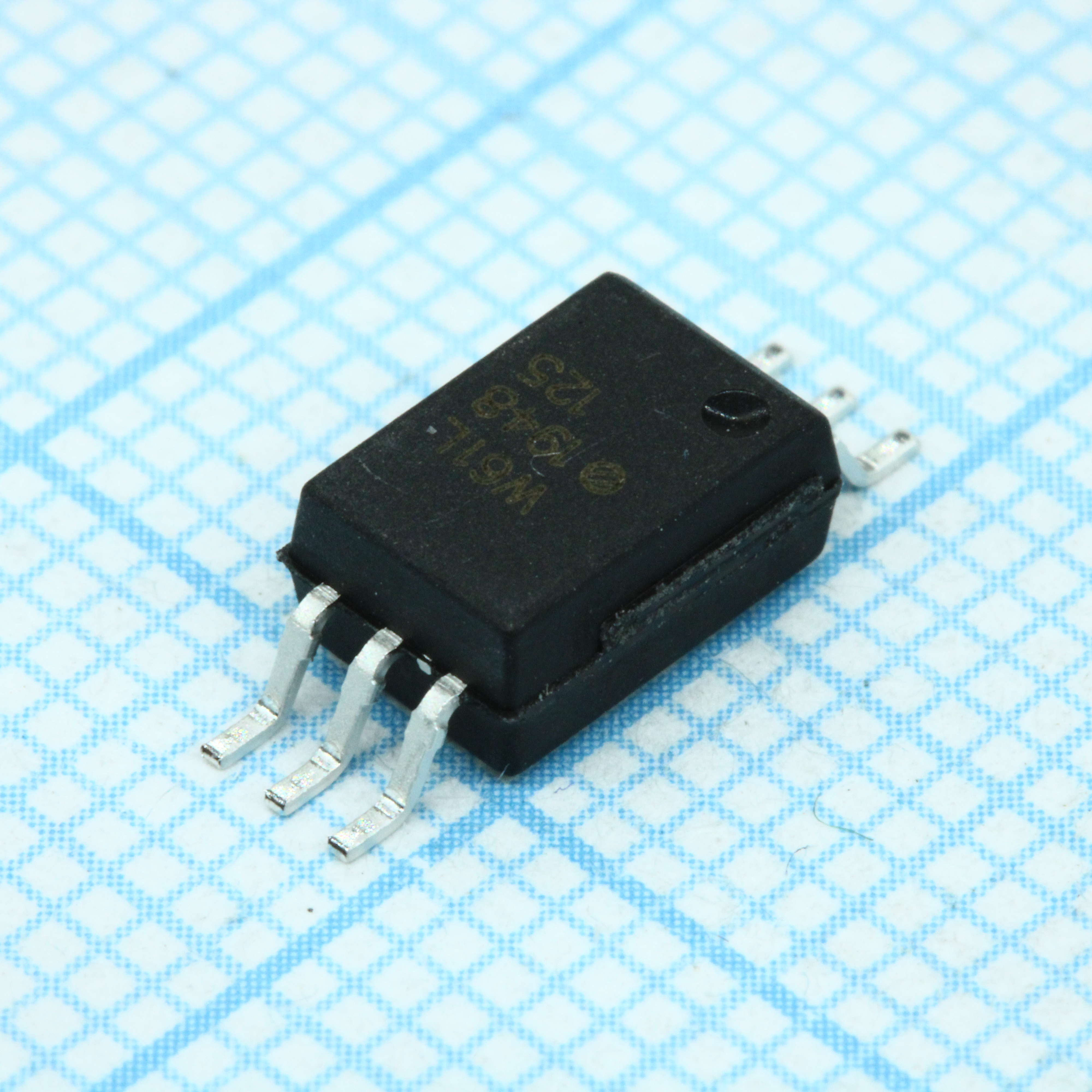 ACPL-W61L-000E