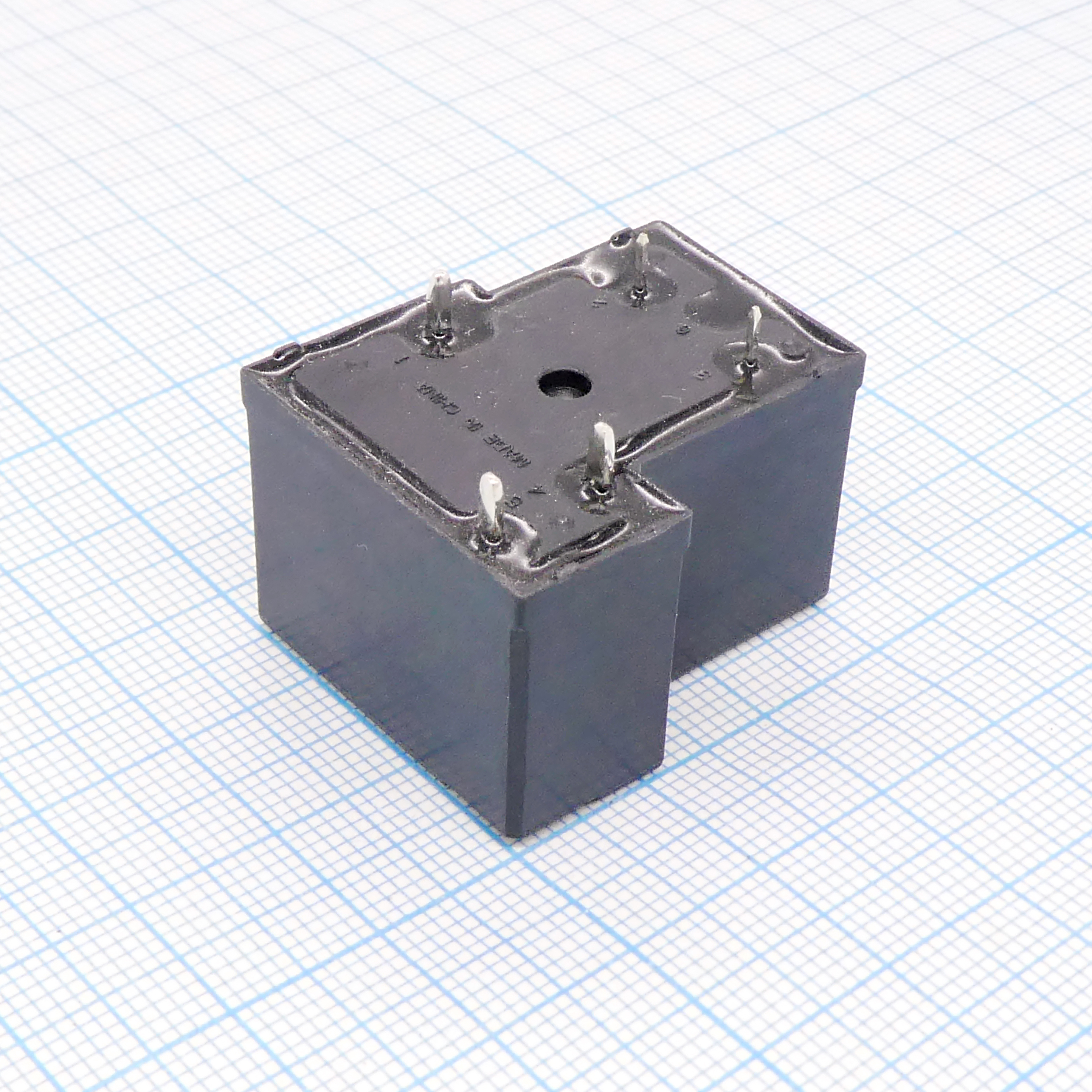 Фото товара TR90-12VDC-SC-C5-R